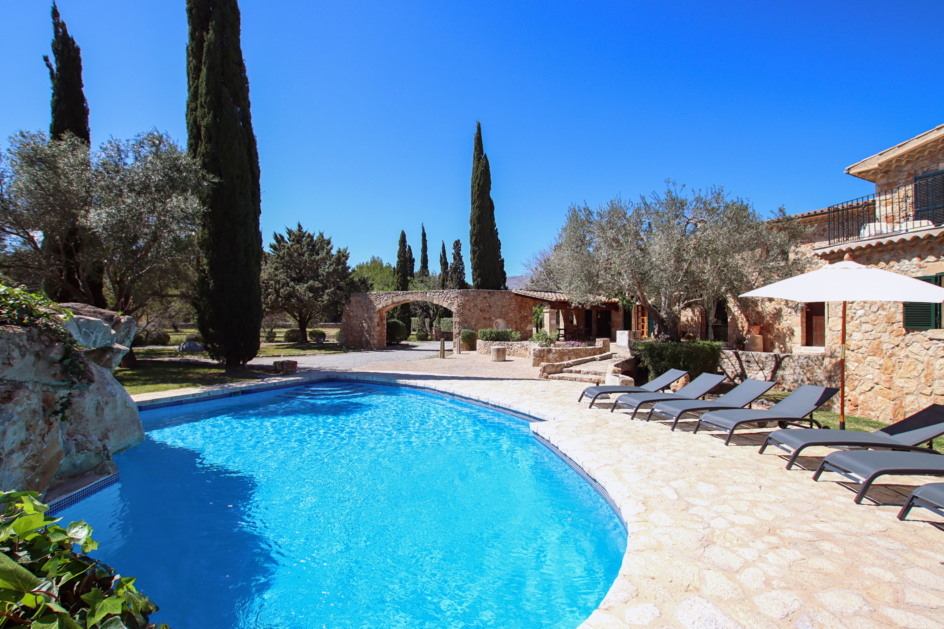 Pool & Terraces